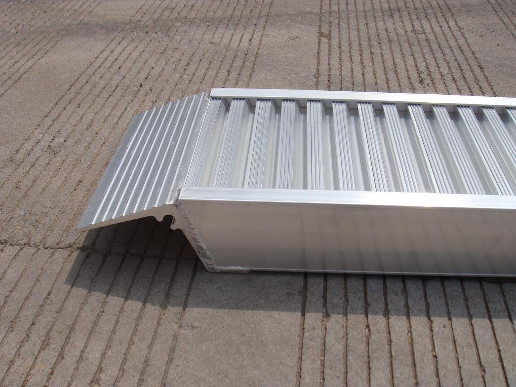 Kjøreramper i aluminium 4000 kg par 1,8m og 2,5m