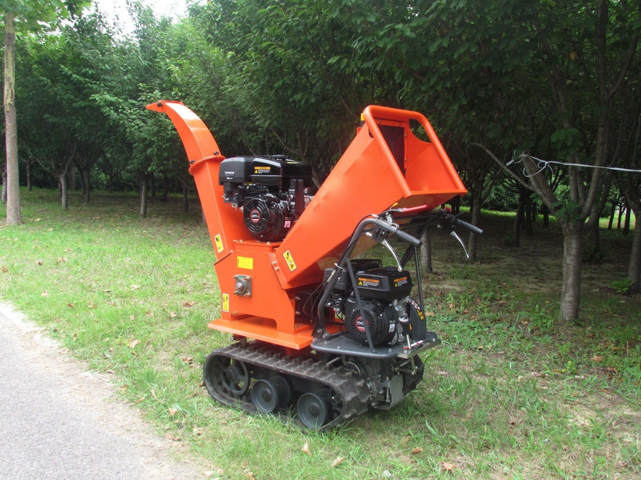 Gardentec GS 120 15hk/6,5hk 2/1 flishugger med belter er også dumper